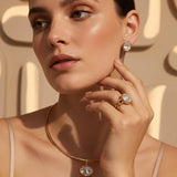 Oval shaped stone studs | 18k gold plated | Italian craftmanship