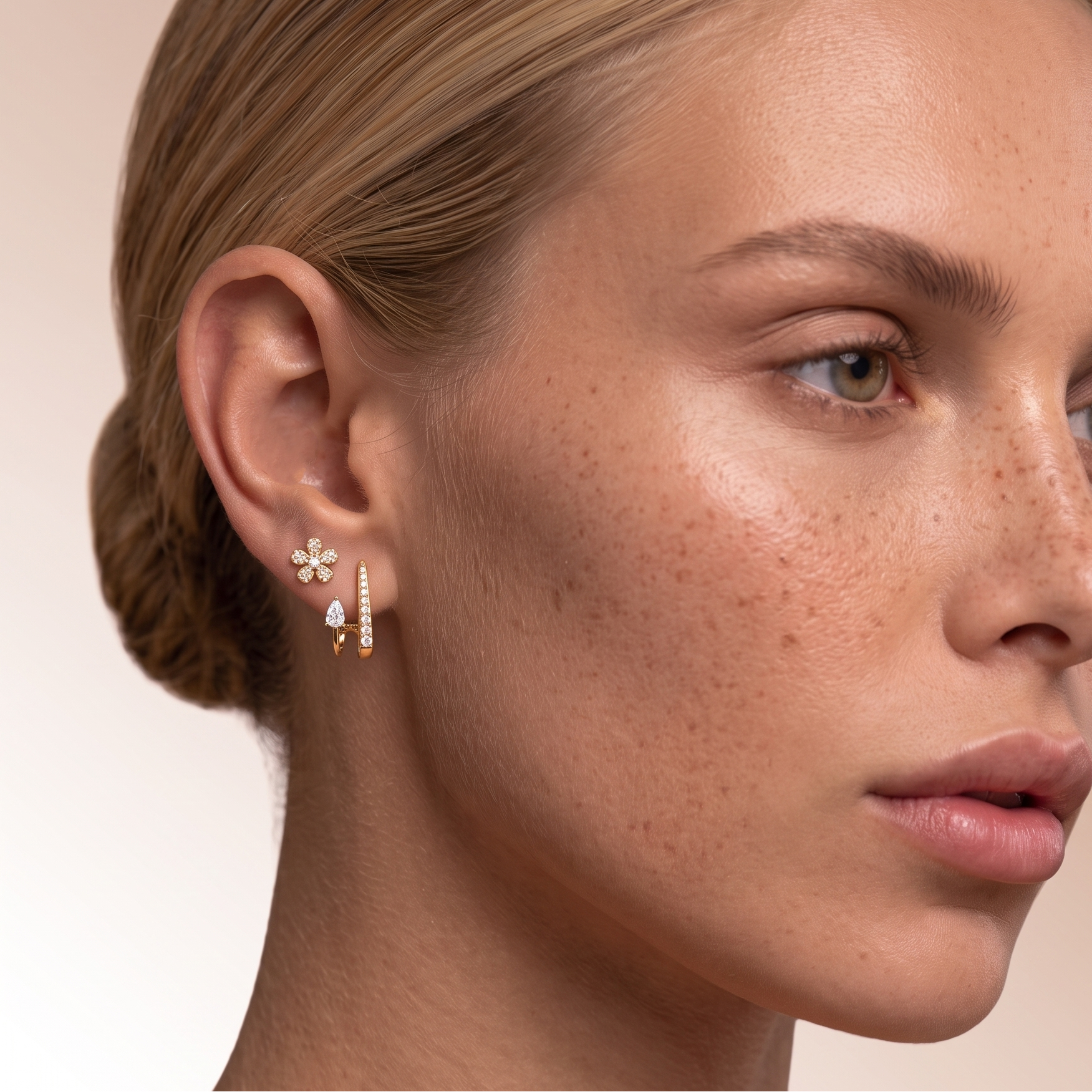 small pavee flower studs